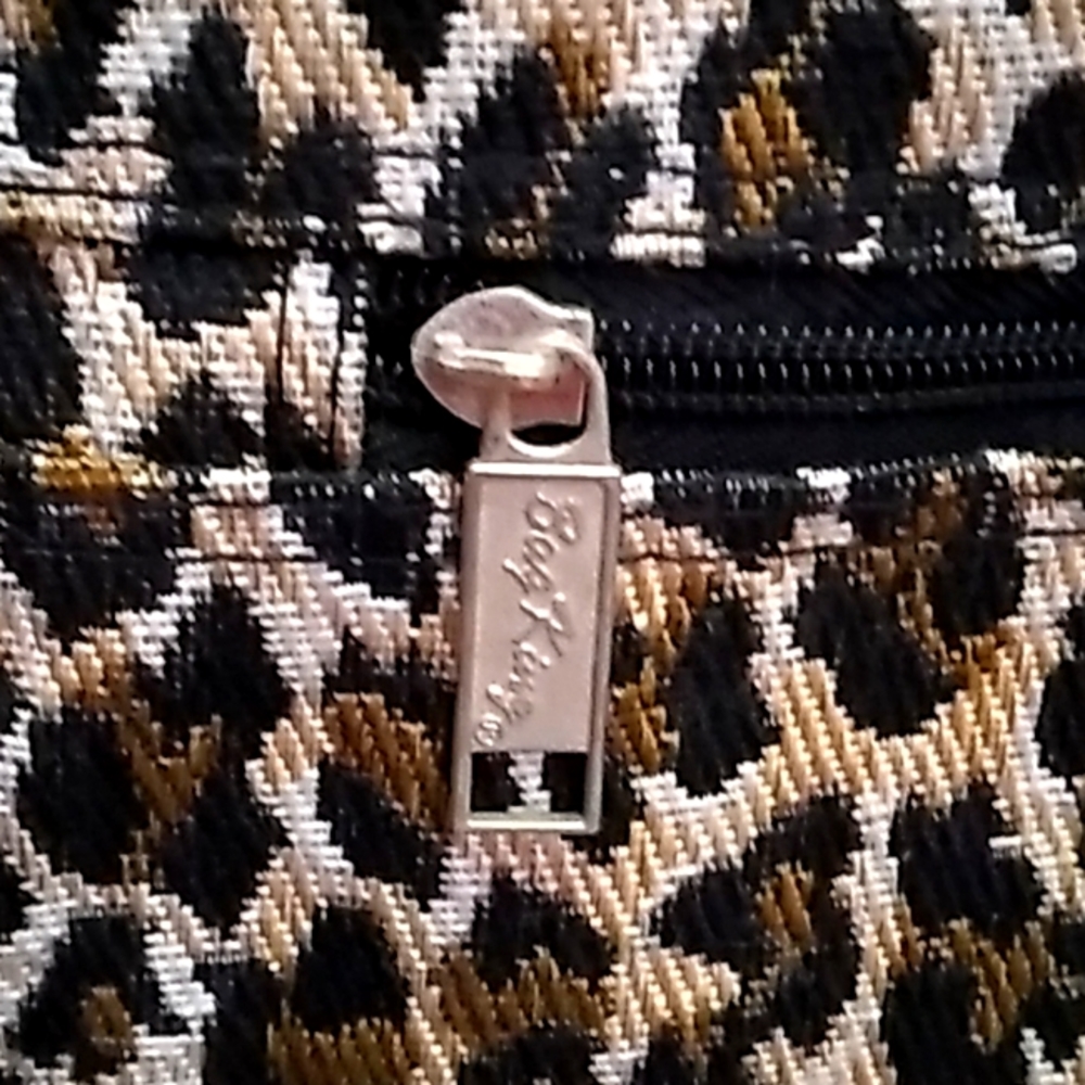 (38) Bag King Leopard Tote Bag & Change Purse. - Picture 3 of 13